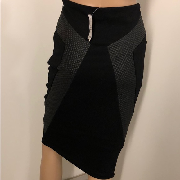 Bebe quilted panel skirt leather like panels XS 2 - Picture 3 of 6